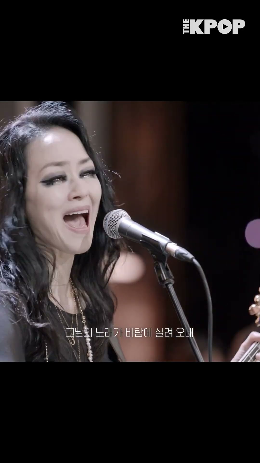 영원할 줄 알았던 스물다섯 스물하나? #shorts #THEKPOP #LIVEONUNPLUGGED